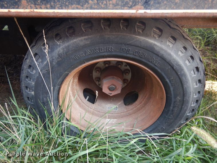 image for item HN9382 1988 Towmaster equipment trailer