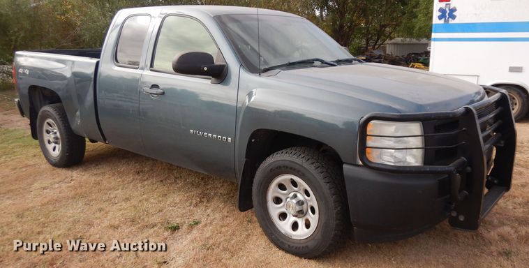 image for item HN9437 2009 Chevrolet Silverado 1500  Ext. Cab pickup truck