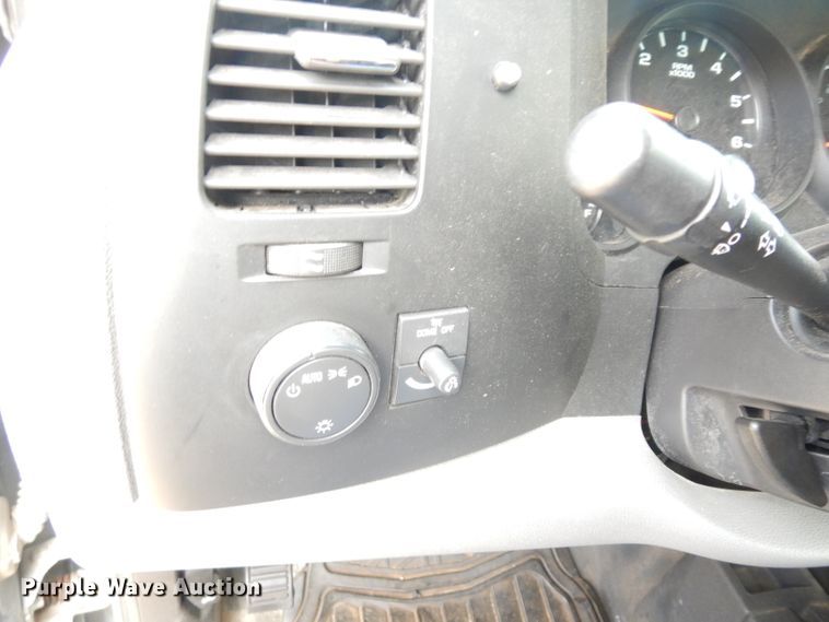 image for item HN9437 2009 Chevrolet Silverado 1500  Ext. Cab pickup truck