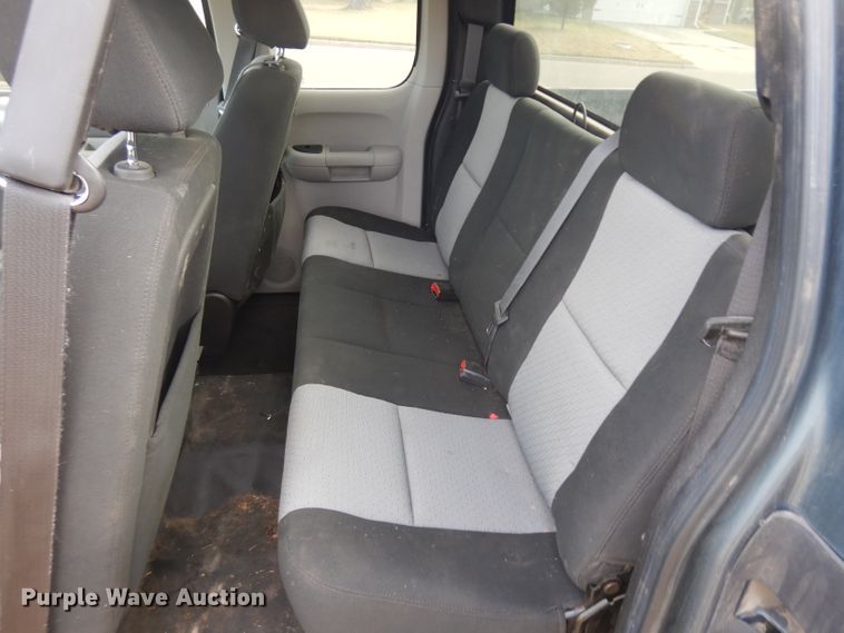 image for item HN9437 2009 Chevrolet Silverado 1500  Ext. Cab pickup truck