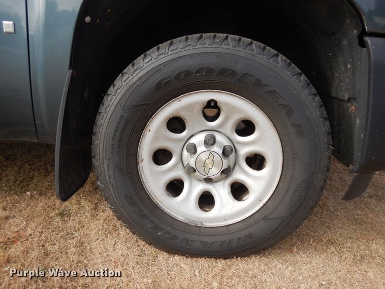 image for item HN9437 2009 Chevrolet Silverado 1500  Ext. Cab pickup truck