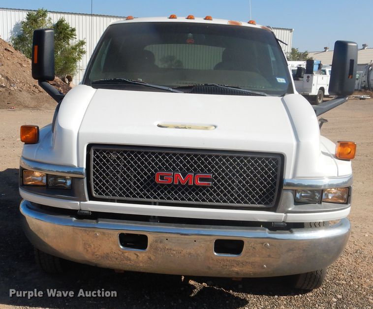 image for item HO9160 2004 GMC C4500  flatbed truck