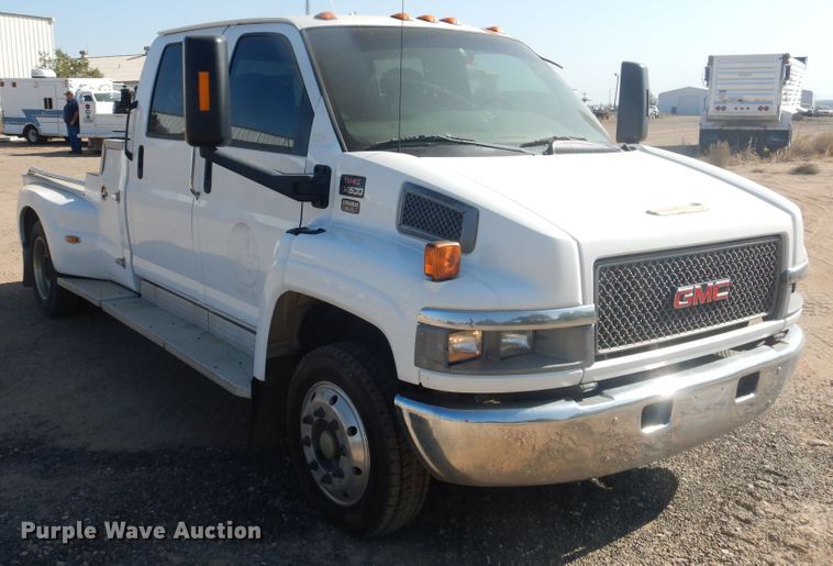 image for item HO9160 2004 GMC C4500  flatbed truck