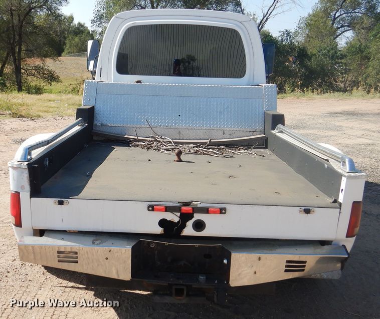 image for item HO9160 2004 GMC C4500  flatbed truck