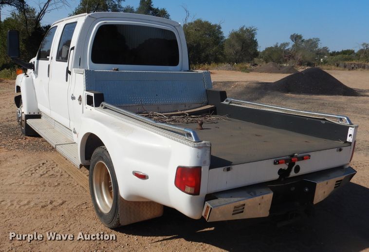 image for item HO9160 2004 GMC C4500  flatbed truck