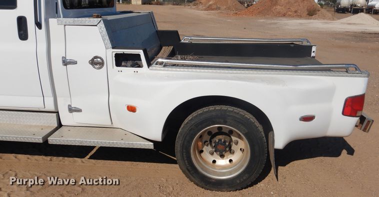 image for item HO9160 2004 GMC C4500  flatbed truck