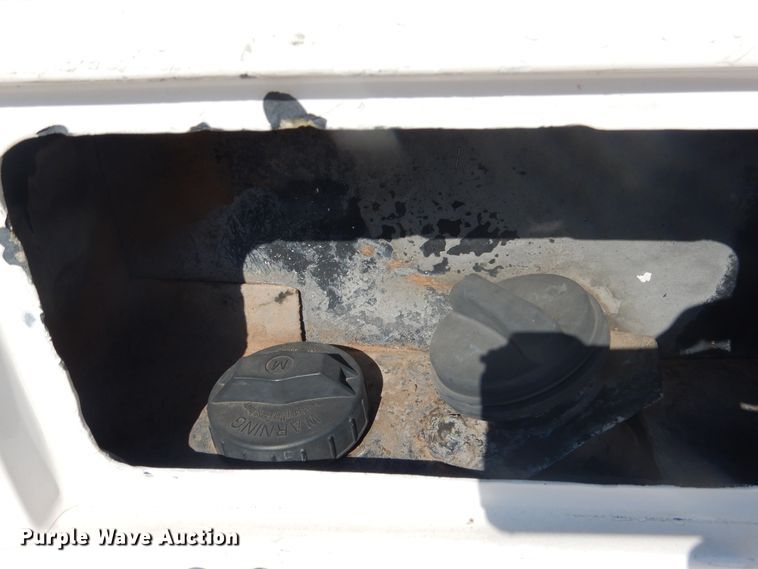 image for item HO9160 2004 GMC C4500  flatbed truck