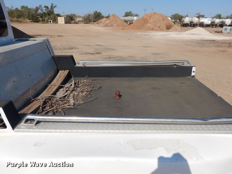 image for item HO9160 2004 GMC C4500  flatbed truck