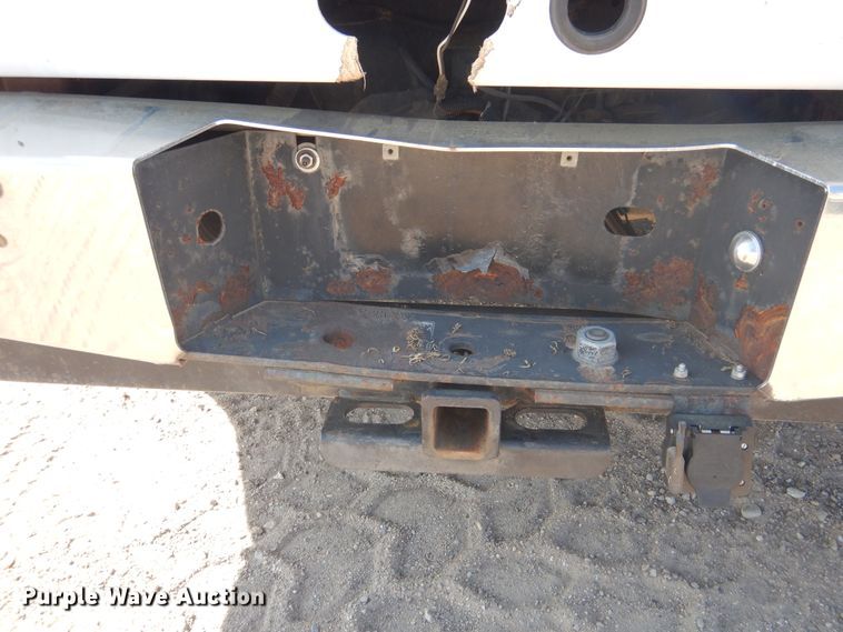 image for item HO9160 2004 GMC C4500  flatbed truck