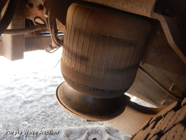 image for item HO9160 2004 GMC C4500  flatbed truck