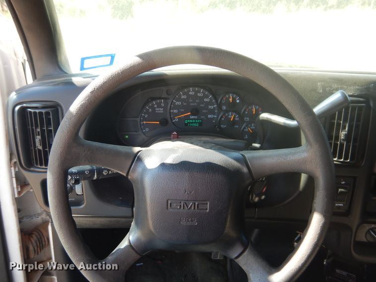 image for item HO9160 2004 GMC C4500  flatbed truck