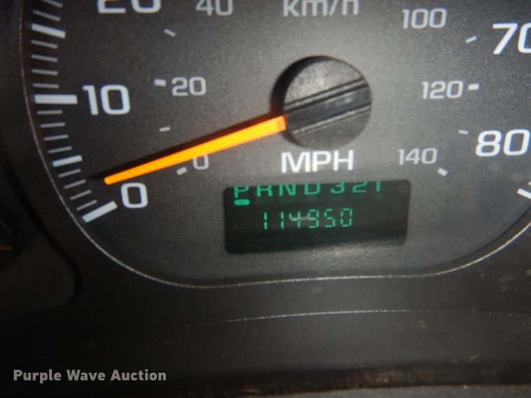 image for item HO9160 2004 GMC C4500  flatbed truck