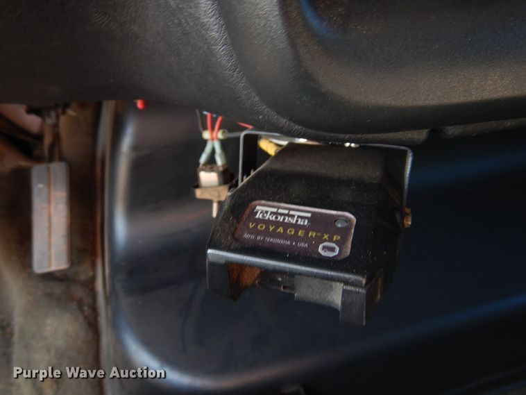 image for item HO9160 2004 GMC C4500  flatbed truck