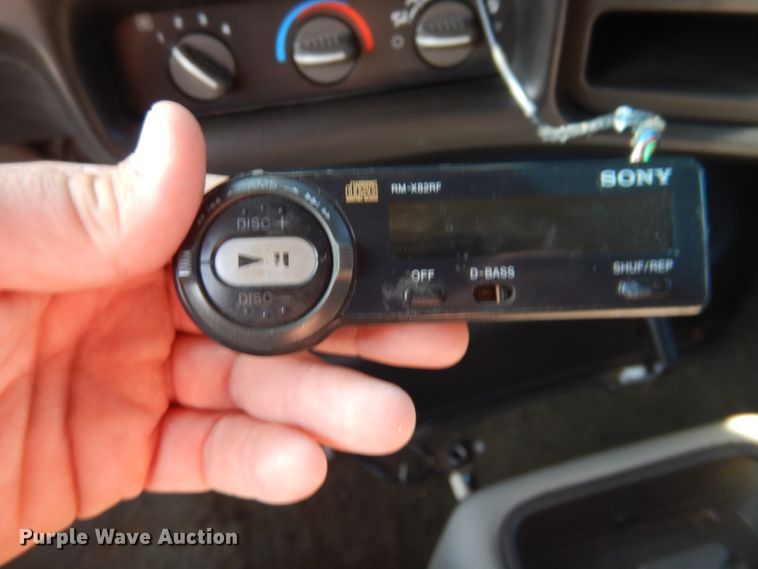 image for item HO9160 2004 GMC C4500  flatbed truck