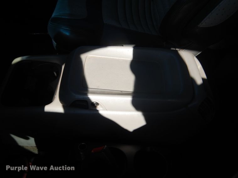 image for item HO9160 2004 GMC C4500  flatbed truck