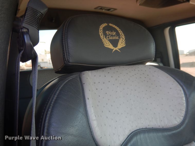 image for item HO9160 2004 GMC C4500  flatbed truck