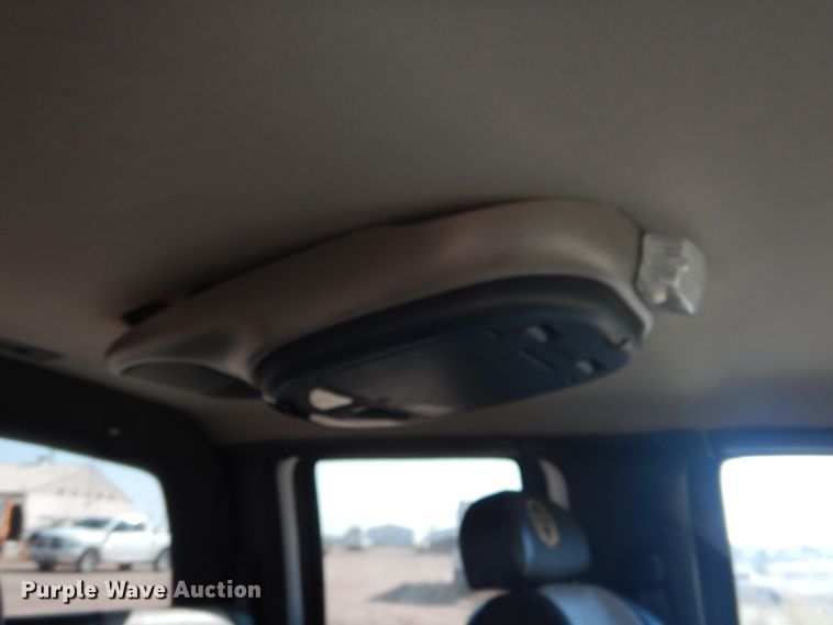 image for item HO9160 2004 GMC C4500  flatbed truck