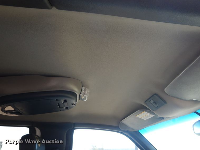 image for item HO9160 2004 GMC C4500  flatbed truck