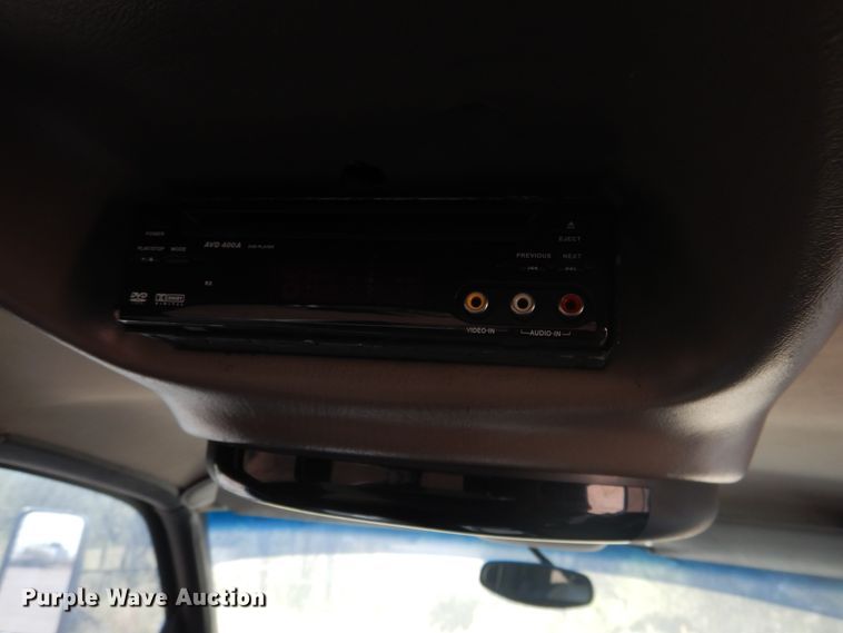 image for item HO9160 2004 GMC C4500  flatbed truck