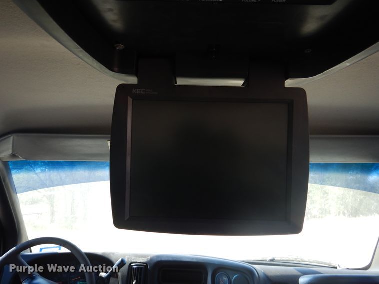 image for item HO9160 2004 GMC C4500  flatbed truck