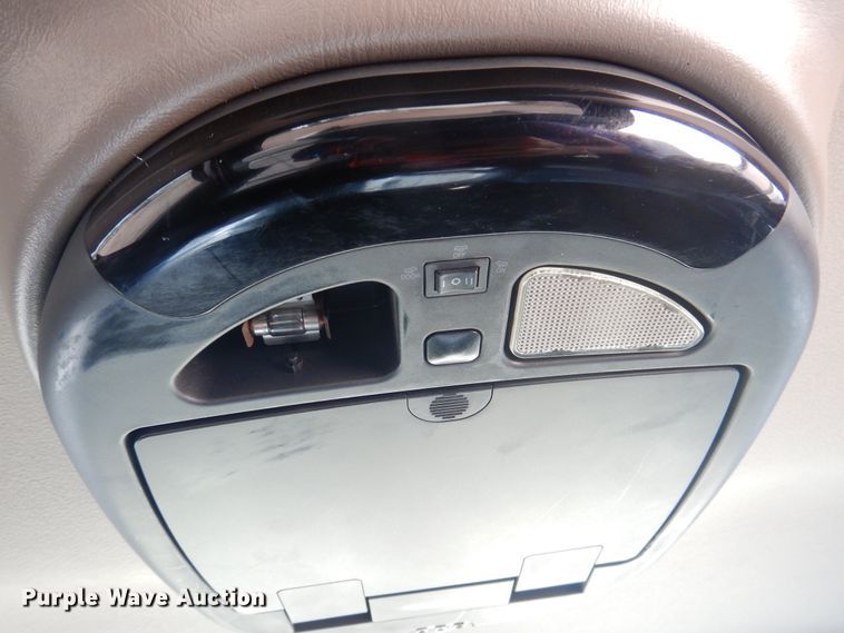 image for item HO9160 2004 GMC C4500  flatbed truck