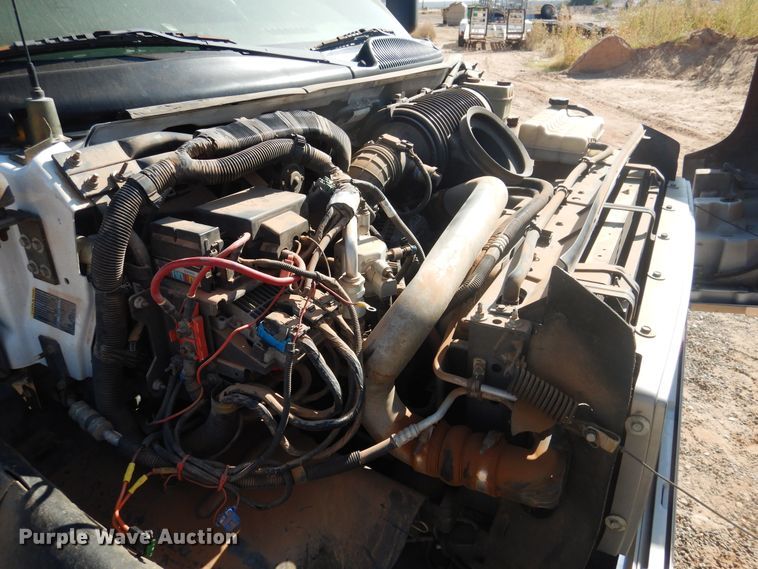 image for item HO9160 2004 GMC C4500  flatbed truck