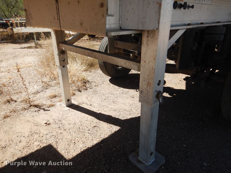 image for item HO9197 2006 Travis Body walking floor trailer
