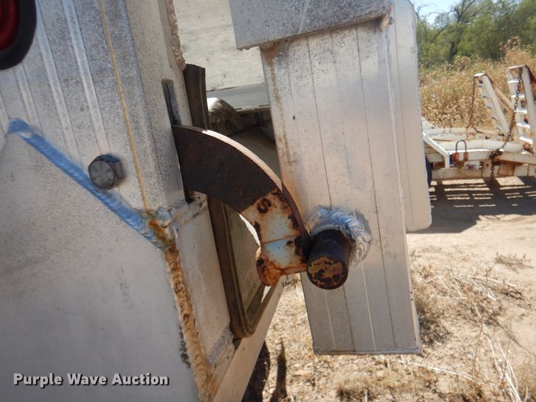 image for item HO9197 2006 Travis Body walking floor trailer