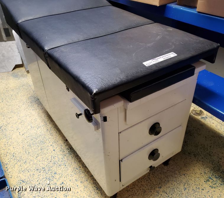 image for item HS9002 Medical exam table
