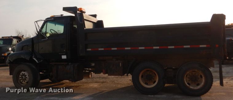image for item HS9325 2001 Sterling LT7500  dump truck