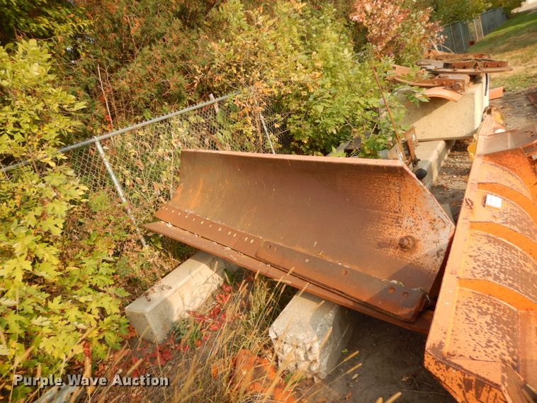 image for item HS9325 2001 Sterling LT7500  dump truck