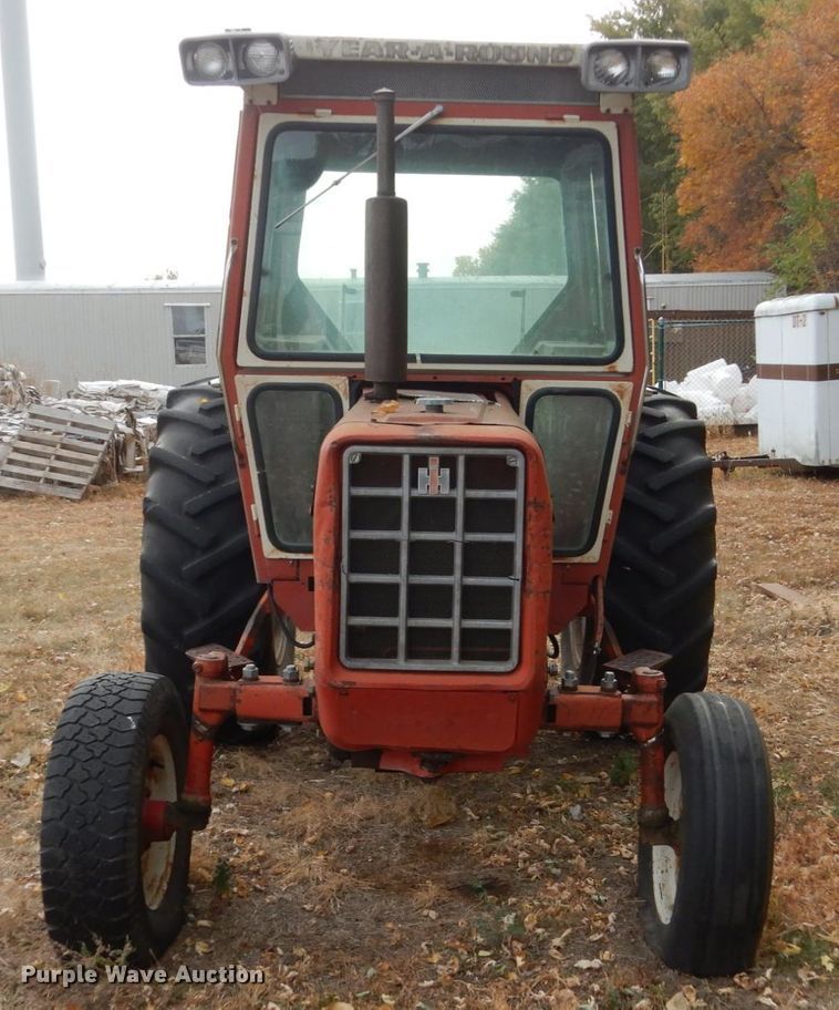 image for item HS9375 1977 International 674  tractor
