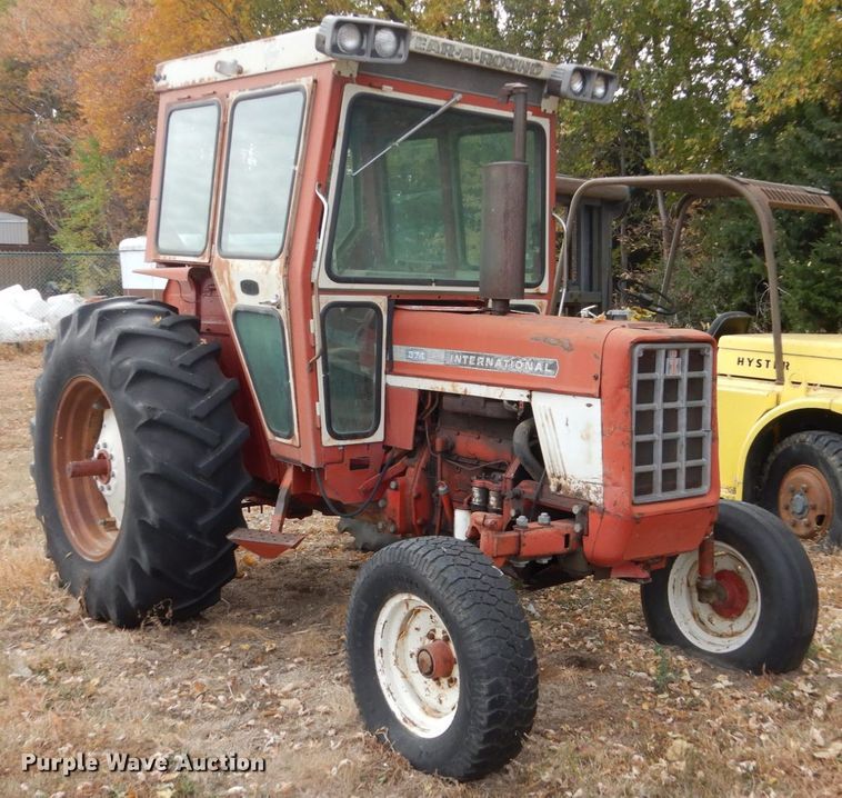 image for item HS9375 1977 International 674  tractor