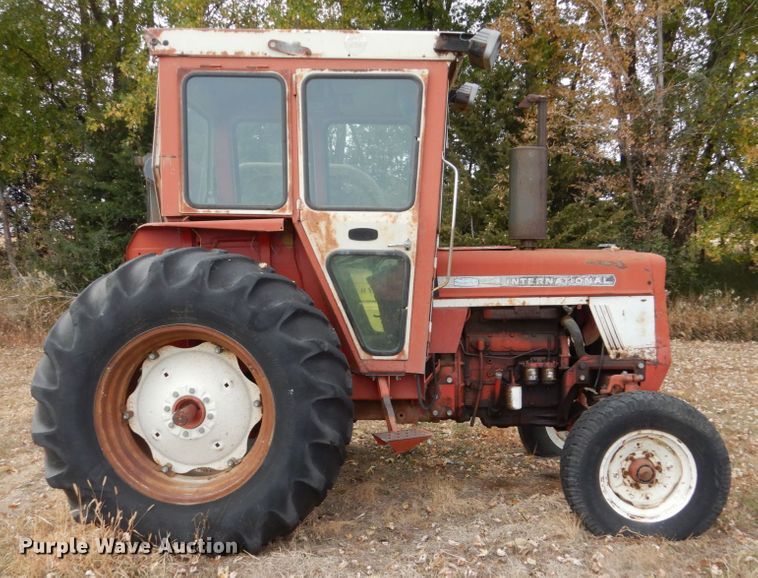 image for item HS9375 1977 International 674  tractor