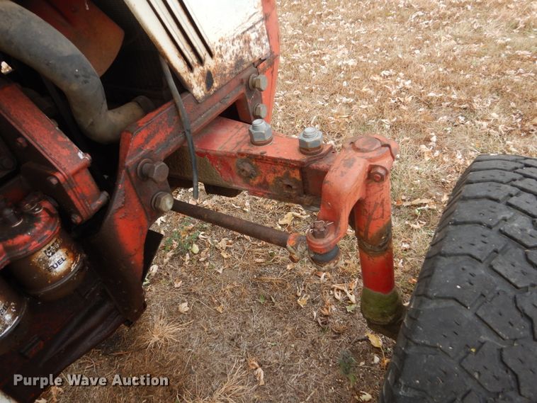 image for item HS9375 1977 International 674  tractor