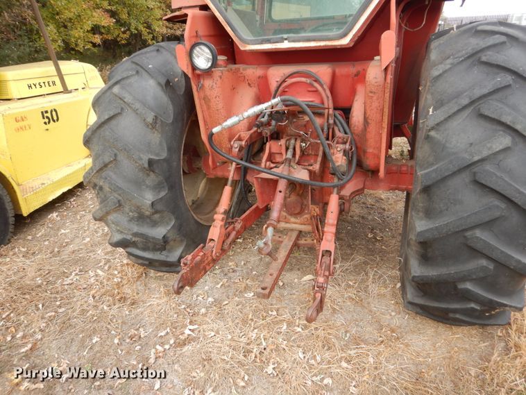 image for item HS9375 1977 International 674  tractor
