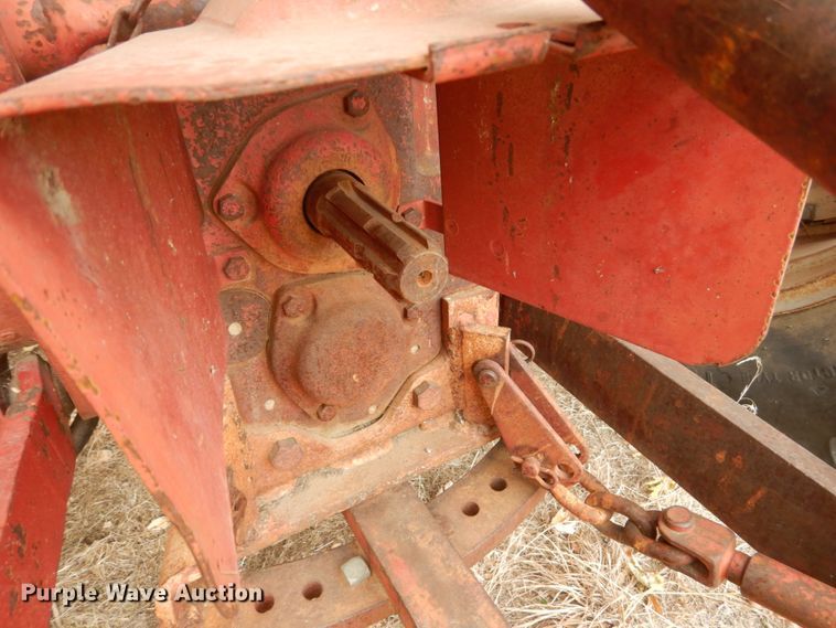 image for item HS9375 1977 International 674  tractor