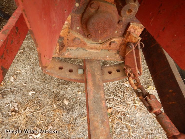 image for item HS9375 1977 International 674  tractor