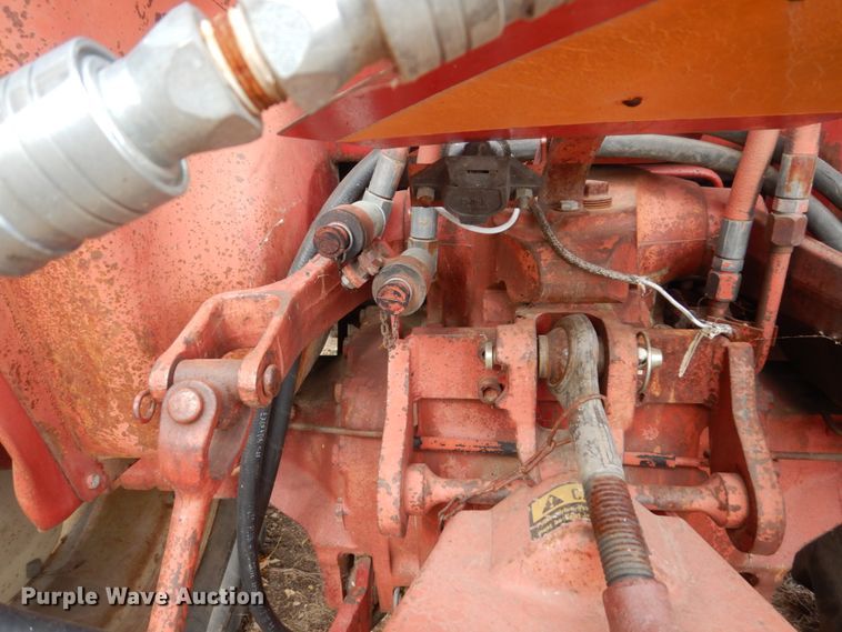 image for item HS9375 1977 International 674  tractor