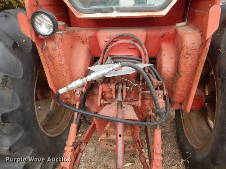 image for item HS9375 1977 International 674  tractor