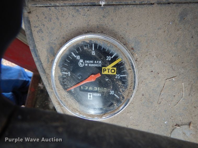 image for item HS9375 1977 International 674  tractor