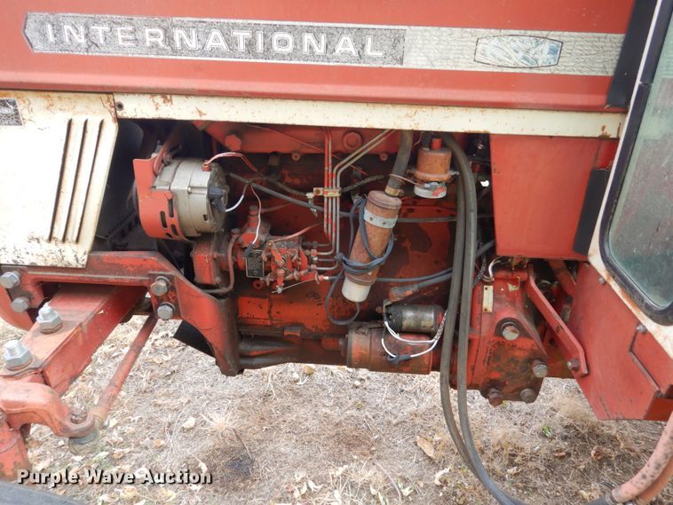 image for item HS9375 1977 International 674  tractor