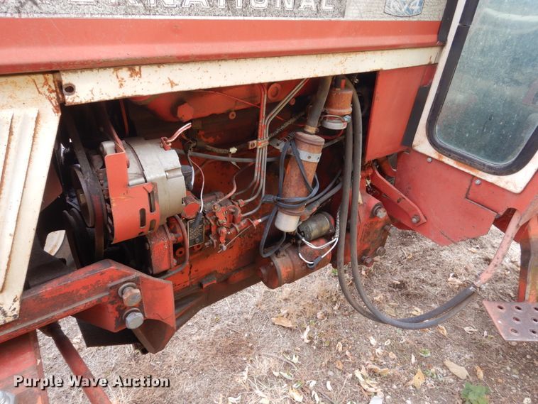 image for item HS9375 1977 International 674  tractor