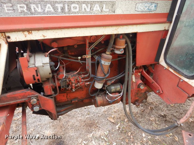image for item HS9375 1977 International 674  tractor