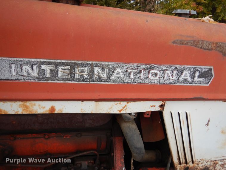 image for item HS9375 1977 International 674  tractor