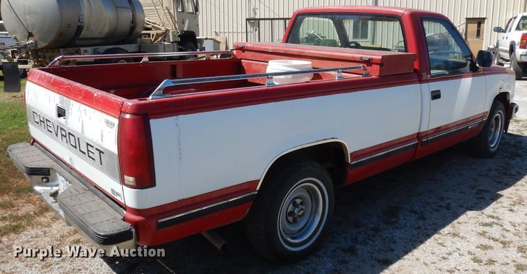 image for item HV9765 1991 Chevrolet C1500  pickup truck