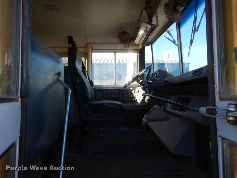 image for item HW9031 2002 Freightliner FS65 Thomas Built  school bus