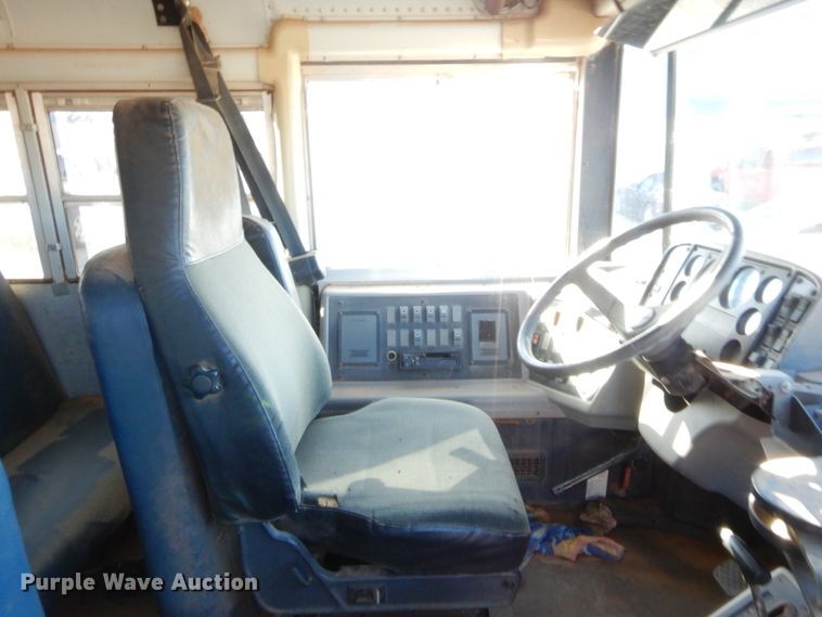 image for item HW9031 2002 Freightliner FS65 Thomas Built  school bus