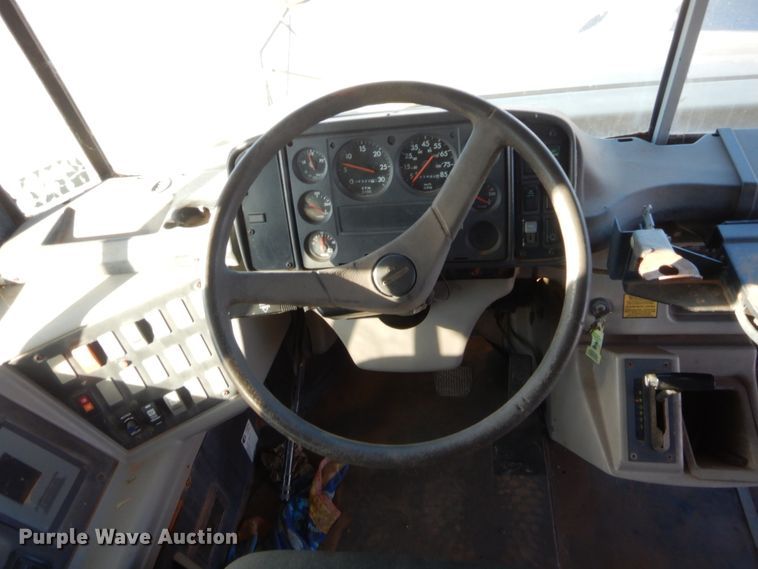 image for item HW9031 2002 Freightliner FS65 Thomas Built  school bus