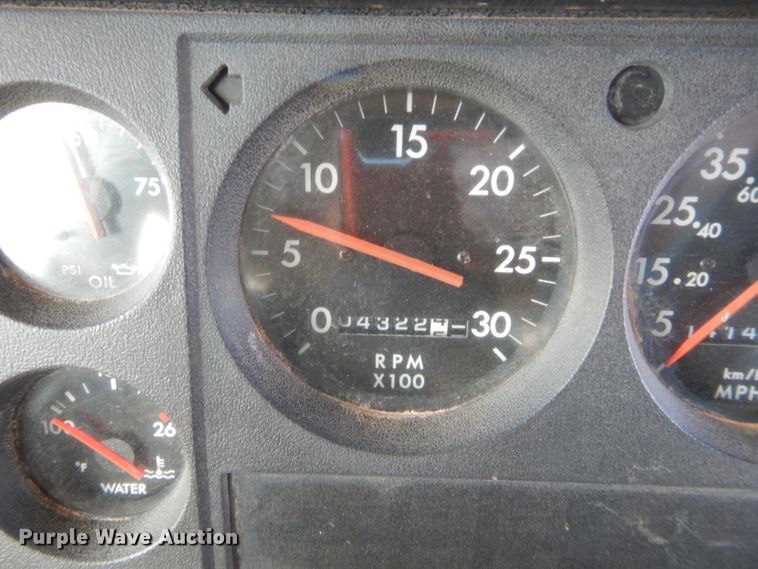 image for item HW9031 2002 Freightliner FS65 Thomas Built  school bus